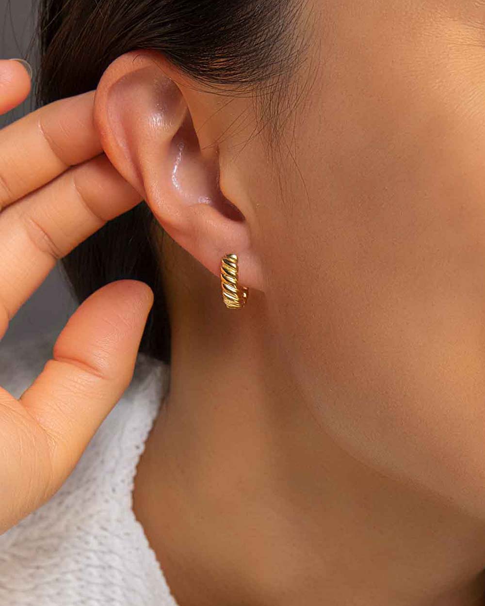 Helix Midi Huggie Hoop Earrings